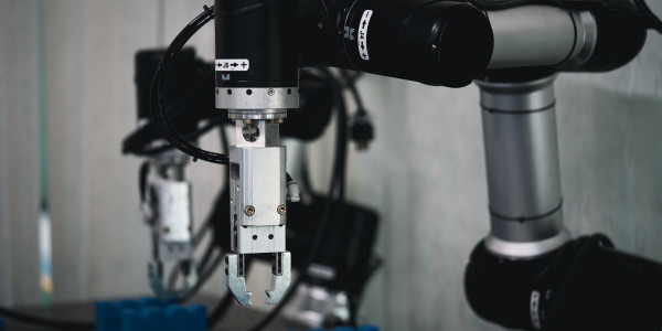 Células Robotizadas Cenicientos · Célula Robotizada Soldadura Arco / Soldadura Mig-Mag