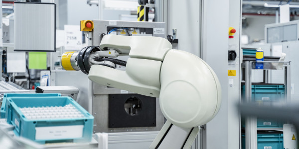 Robots Industriales / Robotización / Cobots Brea de Tajo · Robot para Corte por Ultrasonidos / Soldado por Ultrasonidos