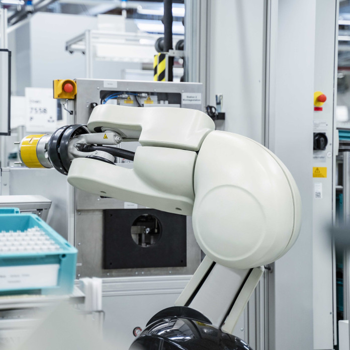 VKS Automatización Industrial · Expertos  Automatización Industrial, Robotica, IA y Mecatrónica Sevilla la Nueva